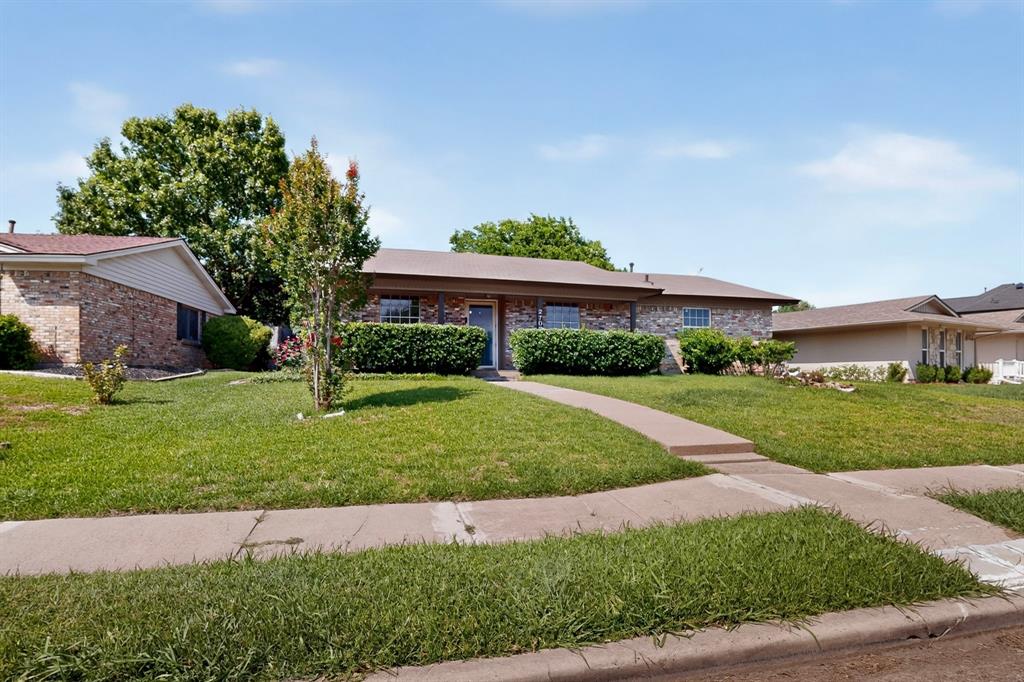 2709 Laramie Street