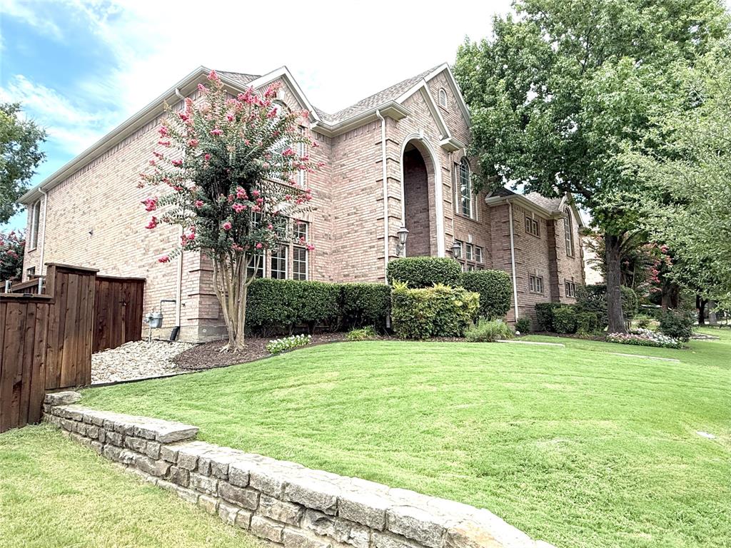 6803 Shoreview Drive