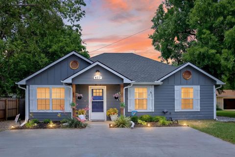 Photo of 617 N Jordan Street, Whitesboro, TX 76273 (MLS # 21263634)