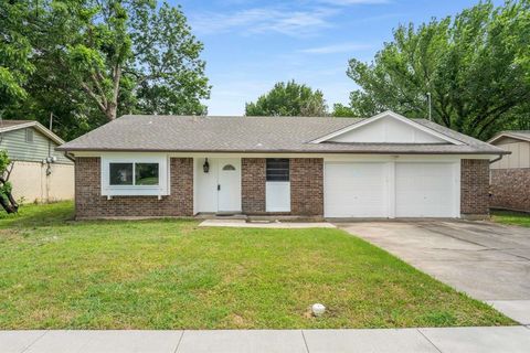 6012 Whispering Lane Watauga TX 76148