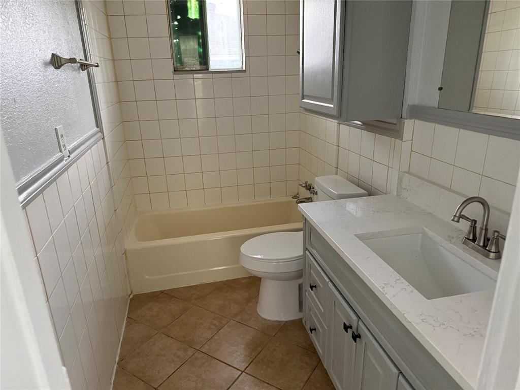 Rolling Hills 01 - Residential