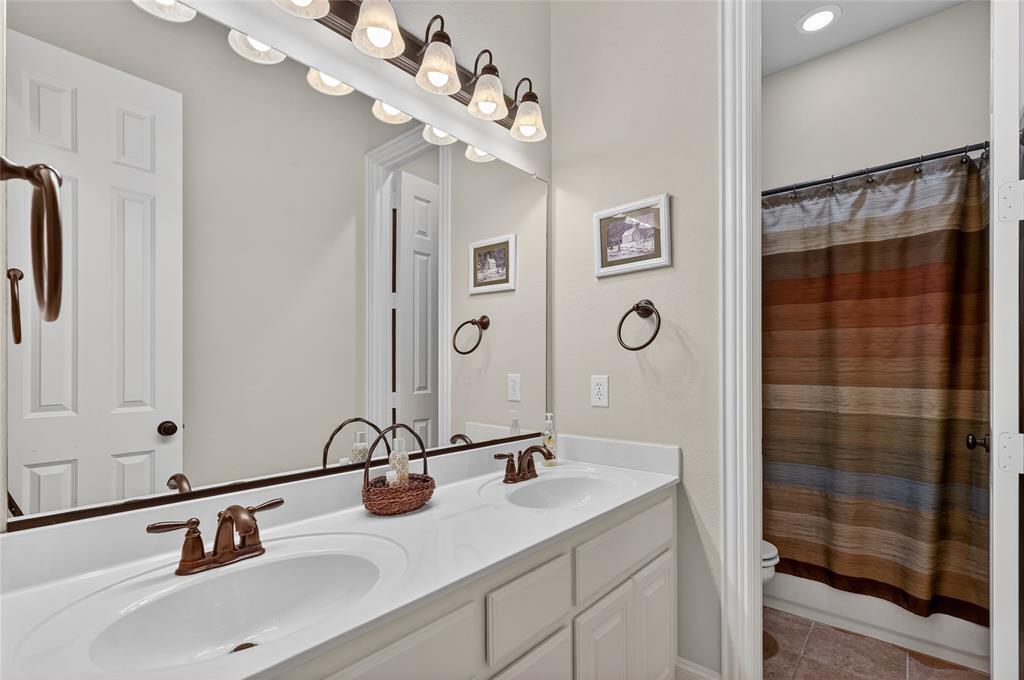 Bandera of Lantana - Residential