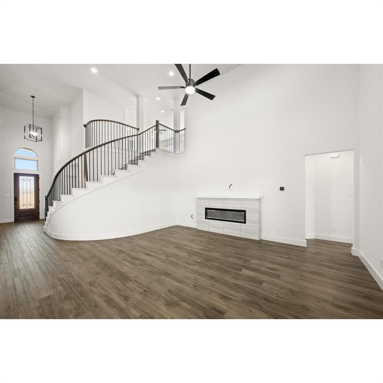 1825 River Hills Court