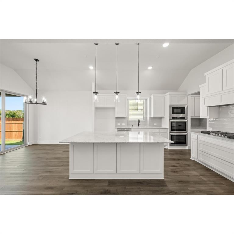 1825 River Hills Court