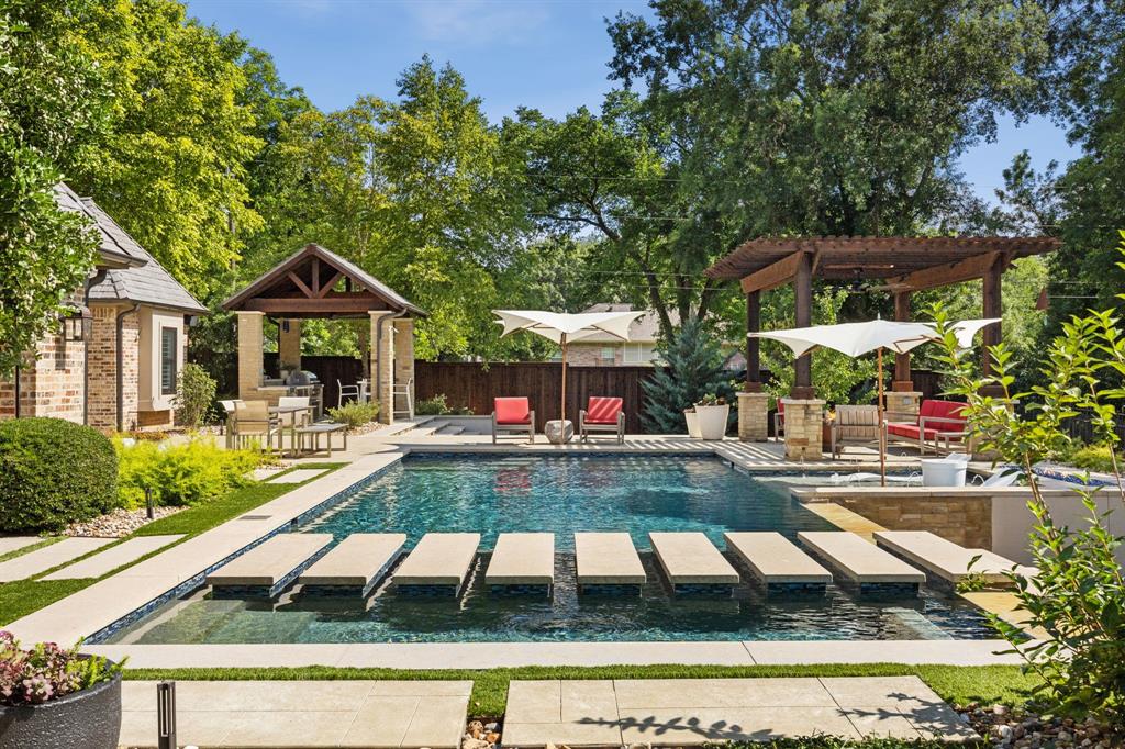 1500 Glenmeade Court