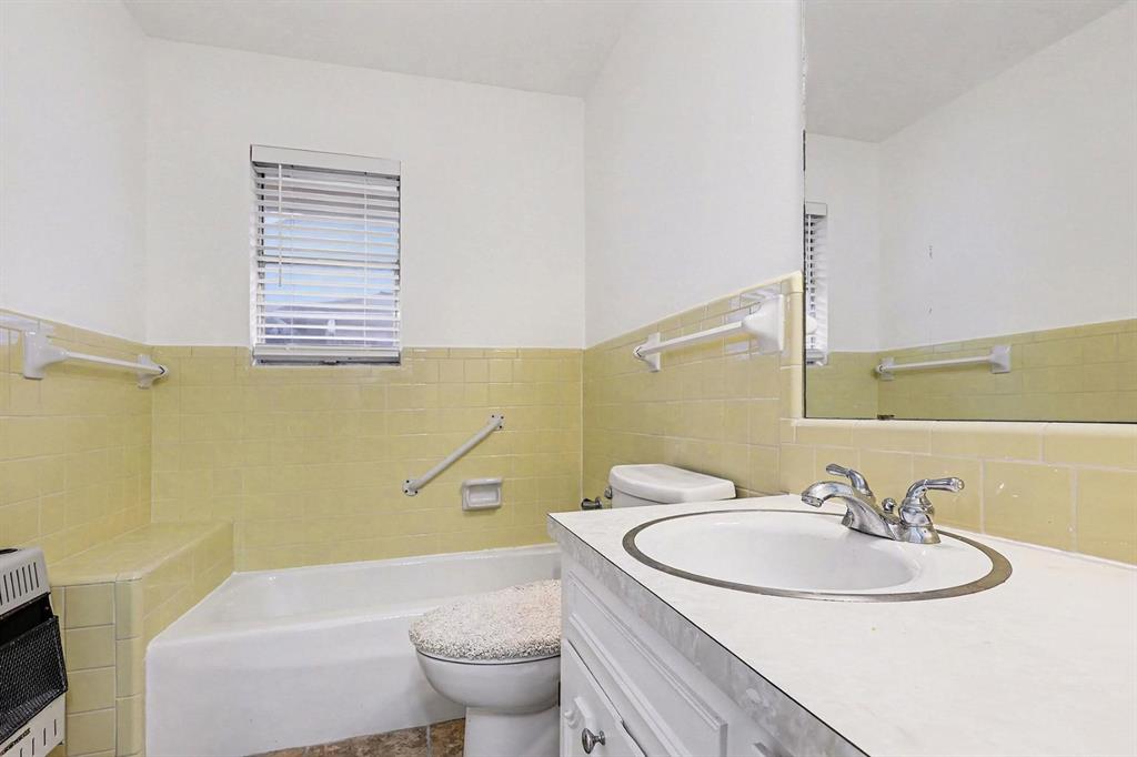 Colonial Estate #2 - Residential