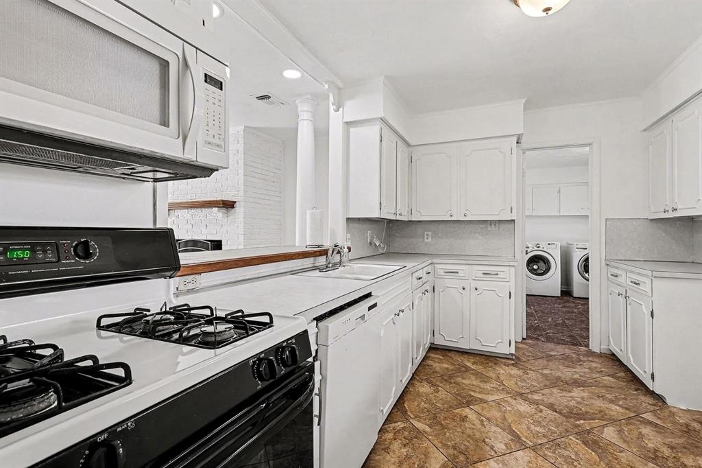 Colonial Estate #2 - Residential