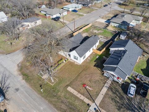 A home in Bonham