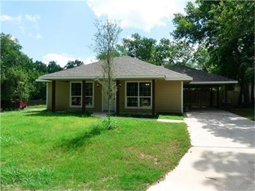 Stunning three bedroom two bathroom home available for lease in Bonham! You will love this home! With spacious rooms with walk-in closets, cozy living areas, and adorable kitchen, this home will meet all of your needs! Here you&#39;ll also enjoy a large, fenced in backyard, perfect for entertaining!  You absolutely do not want to miss out on this awesome home because it will not last long! Schedule a showing with us today!!

Pets OK with deposit. Must make approximately 3x the rent as income.  

FYI First month’s rent isn’t due until move in. Security deposit is equal to one month’s rent and is due when approved and signing your lease.