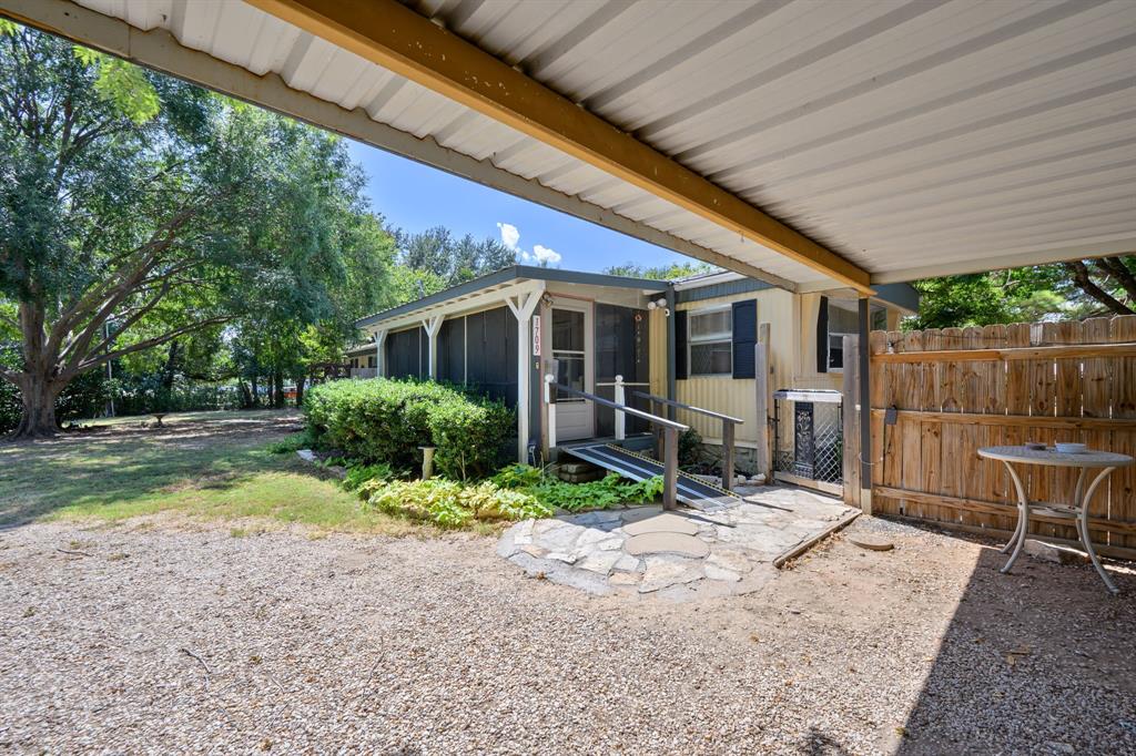 1709 E Apache Trail