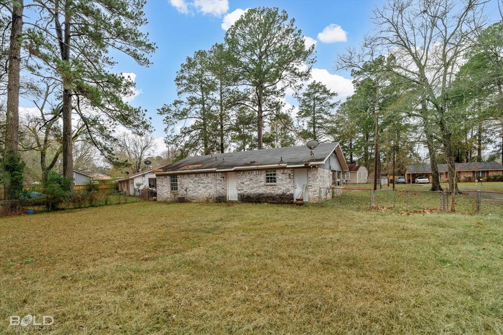 Shreveport, Louisiana 71129, United States, 3 Bedrooms Bedrooms, ,2 BathroomsBathrooms,Residential,Pending,11621