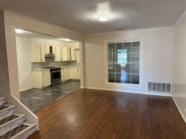 208 N Elm Street