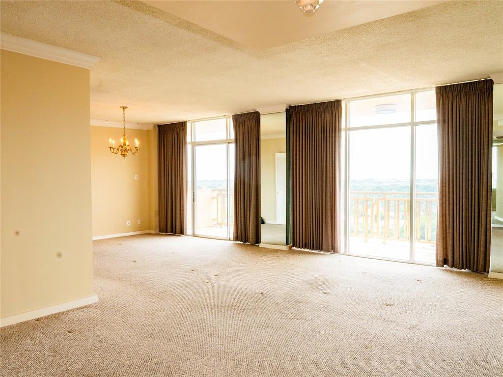 6211 W Northwest Highway 1501