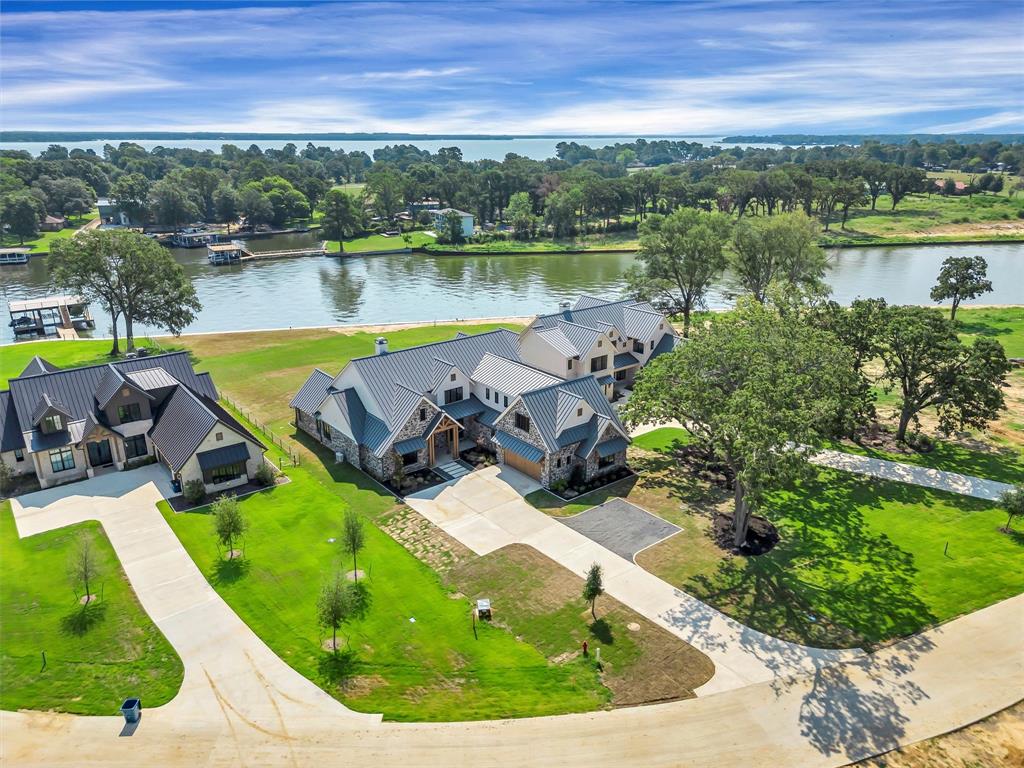 2572 Groves Drive