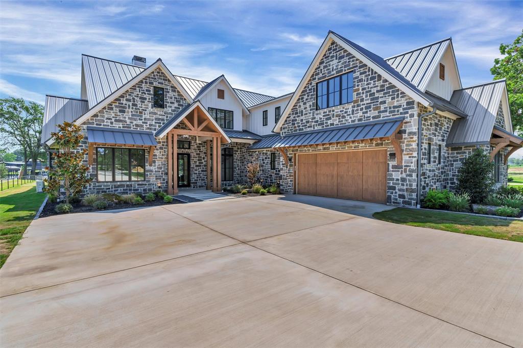 2572 Groves Drive