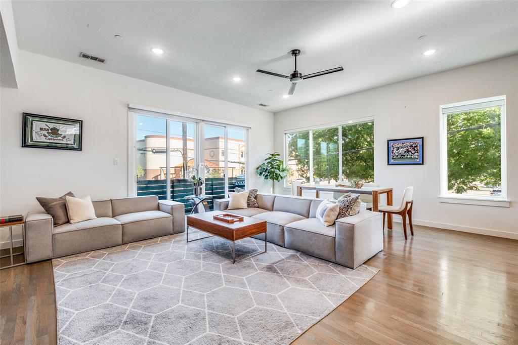 1901 N Carroll Avenue 105