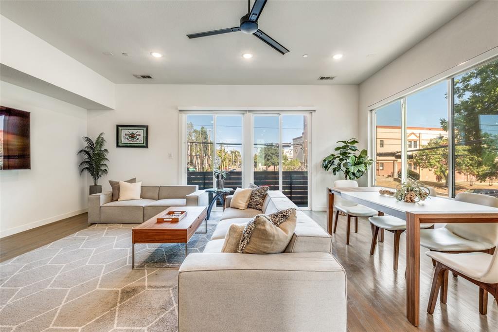 1901 N Carroll Avenue 105