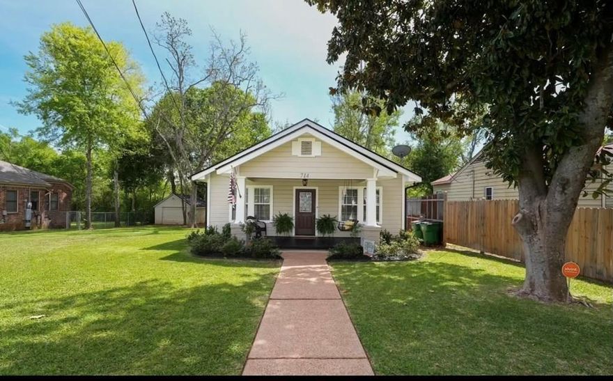1929 Cottage-Style home in Palestine's Historic District! With timeless charm and modern comforts from the extensive renovation in 2021. The renovation added a spacious master suite with great closet space, new windows, and full bath with a glass walk in shower, vanity with granite countertops. The homes expansion now includes 4 bedrooms & 2 full baths. The remodeled kitchen boasts floor to ceiling updates, including all new cabinets, hardware, granite countertops with undermount sink, and a stylish neutral tile backsplash. All appliances are stainless steel, featuring a 4-burner gas stove with a warming drawer. The open-concept kitchen connects to the dining room for easy entertaining! A new roof was added in 2024, and the home retains its original 1929 one car garage, perfect for storage. The shaded fenced backyard provided a great space to enjoy being at home!