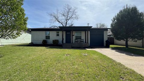 Photo of 1822 Highland Street, Mesquite, TX 75149 (MLS # 21210361)
