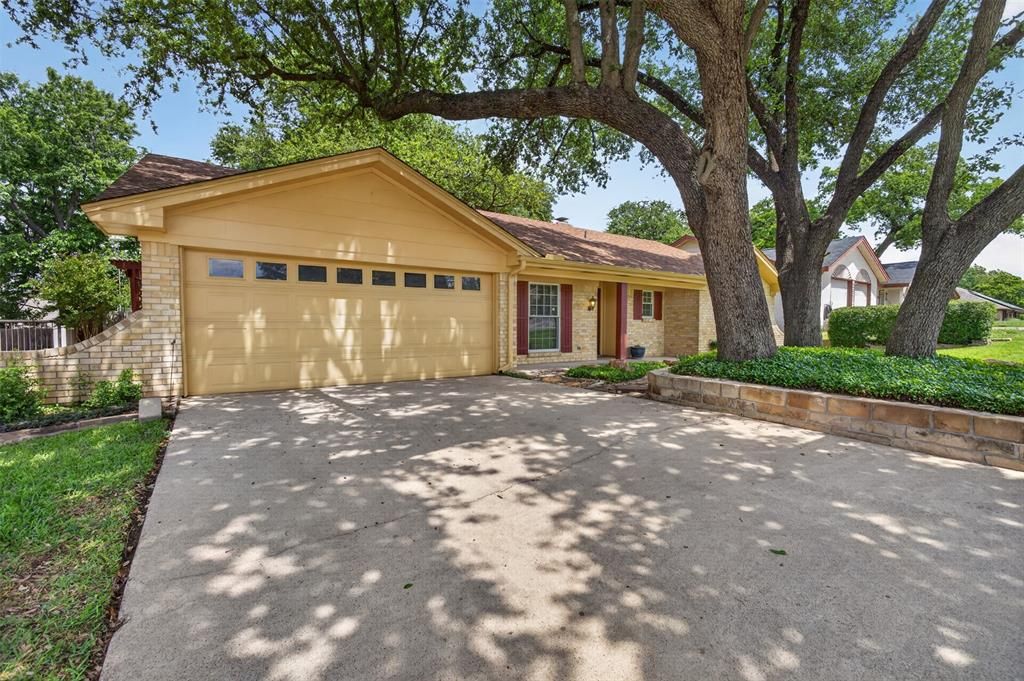 Photo of 937 Harwood Terrace, Bedford, TX 76021 (MLS # 21251067)