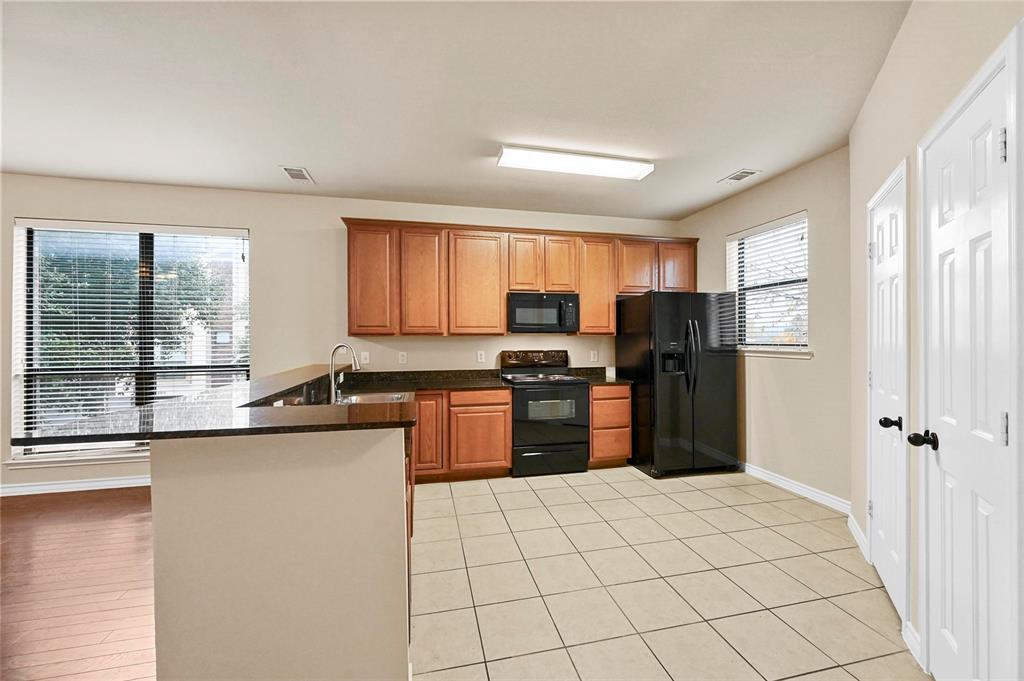 South Center Street Twnhms - Residential Lease