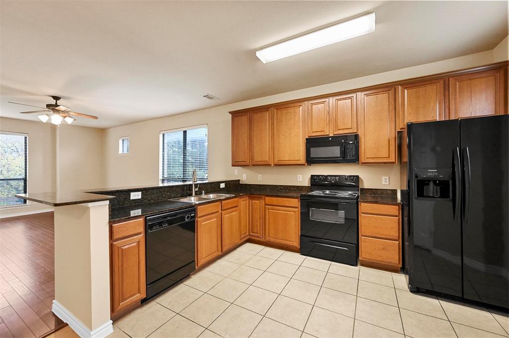 South Center Street Twnhms - Residential Lease