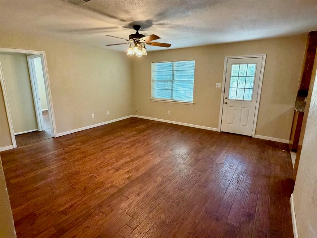 5916 Bowling Drive