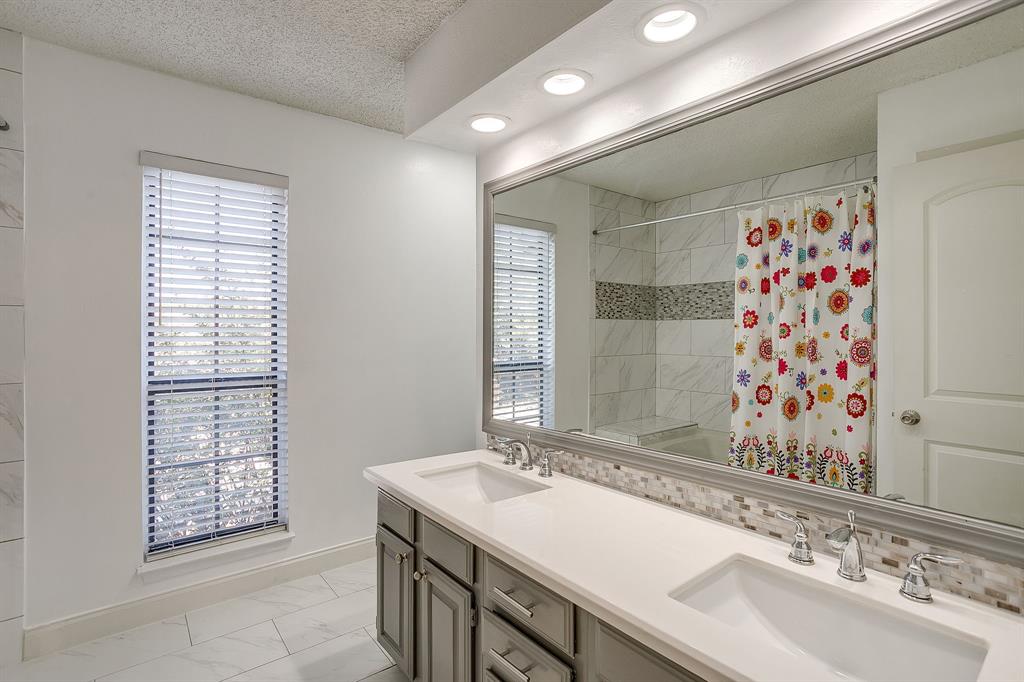 Chasewood Oaks Condo - Residential