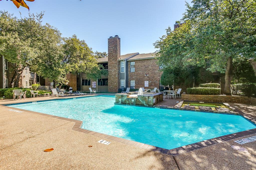 Chasewood Oaks Condo - Residential