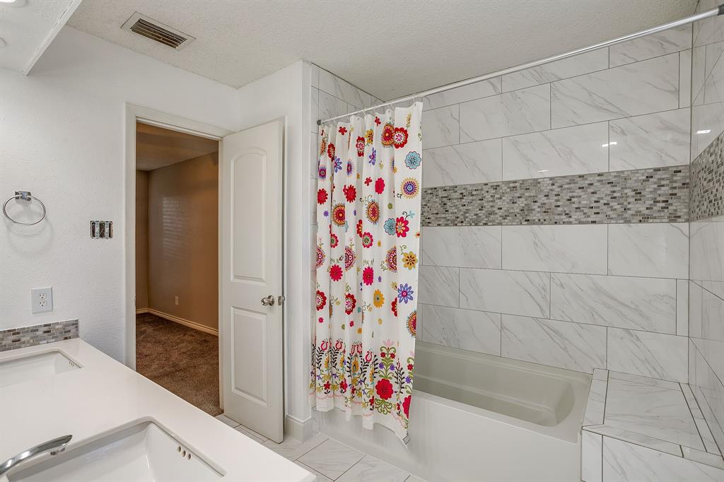 Chasewood Oaks Condo - Residential