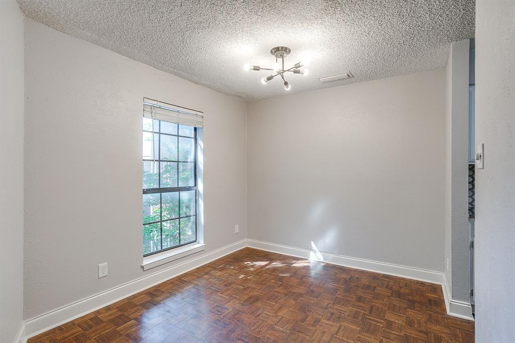 Chasewood Oaks Condo - Residential