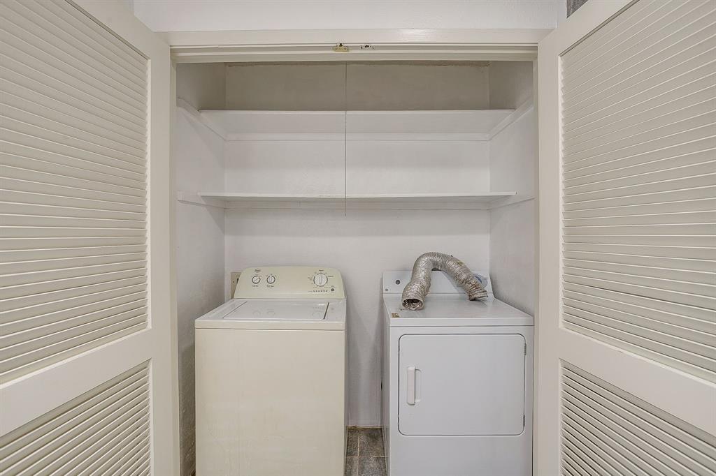 Chasewood Oaks Condo - Residential