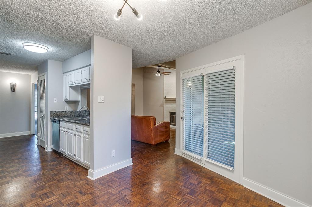 Chasewood Oaks Condo - Residential