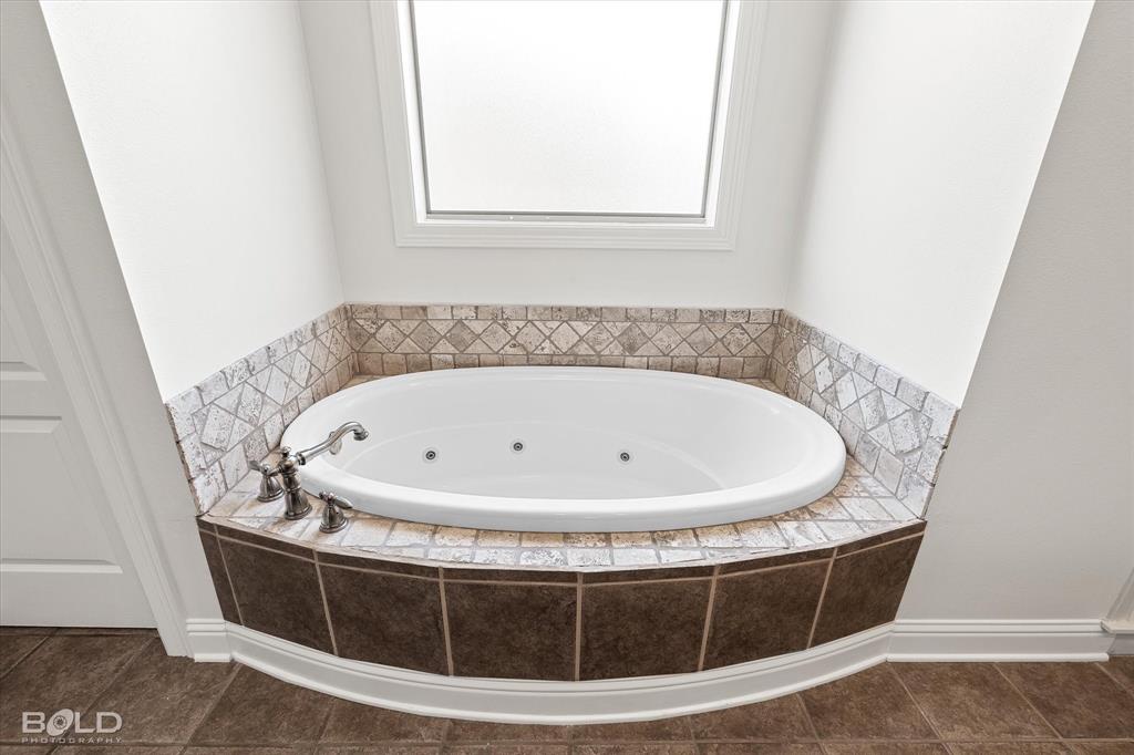 Bossier City, Louisiana 71111, United States, 5 Bedrooms Bedrooms, ,4 BathroomsBathrooms,Residential,Active,108924