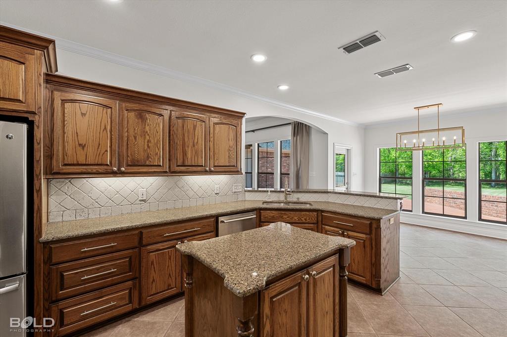 Bossier City, Louisiana 71111, United States, 5 Bedrooms Bedrooms, ,4 BathroomsBathrooms,Residential,Active,108924