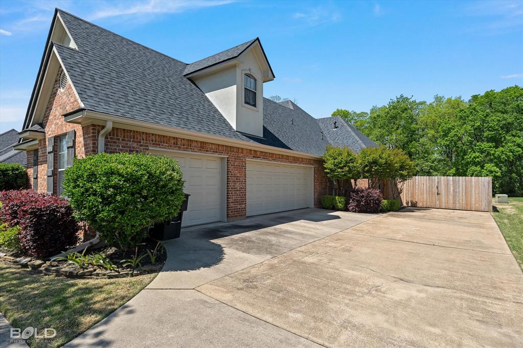 Bossier City, Louisiana 71111, United States, 5 Bedrooms Bedrooms, ,4 BathroomsBathrooms,Residential,Active,108924