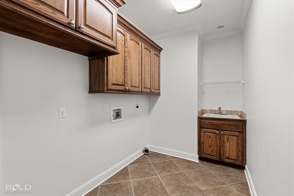 Bossier City, Louisiana 71111, United States, 5 Bedrooms Bedrooms, ,4 BathroomsBathrooms,Residential,Active,108924