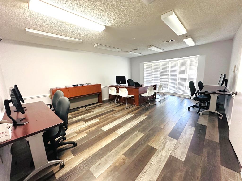 Files Valley - Commercial Sale