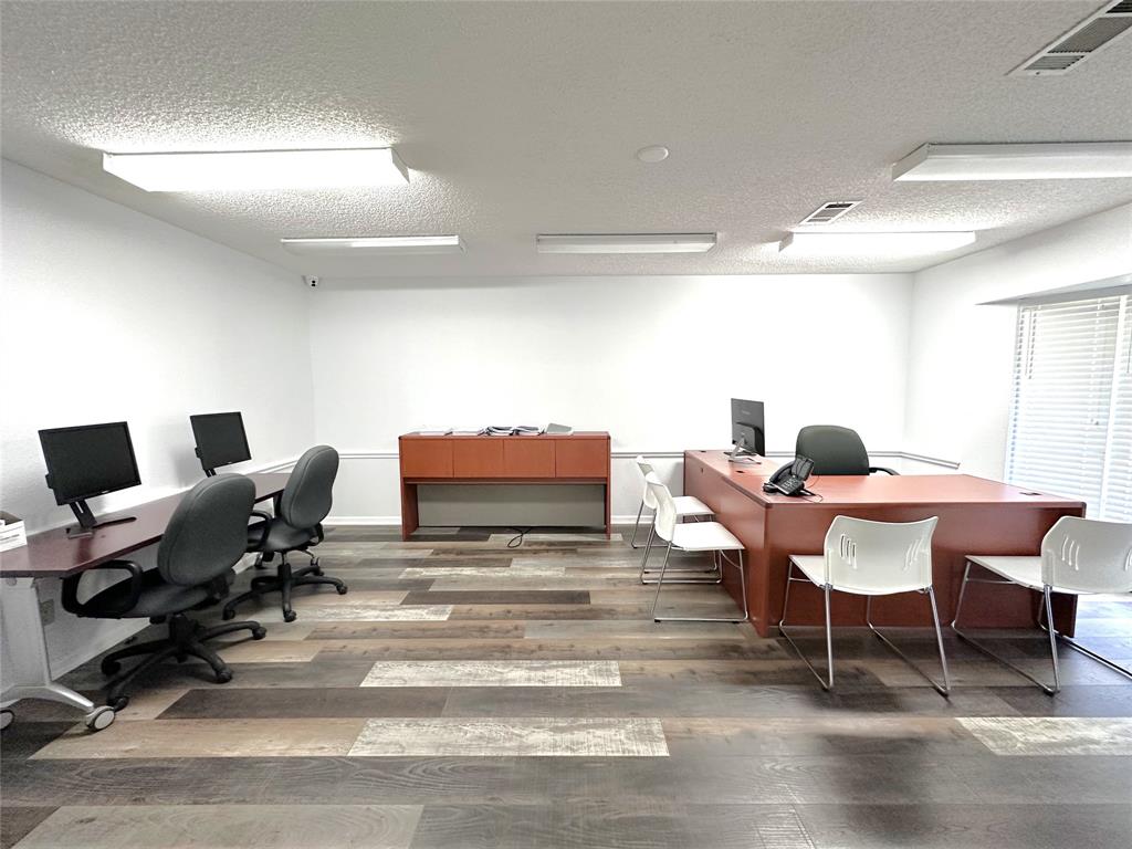 Files Valley - Commercial Sale