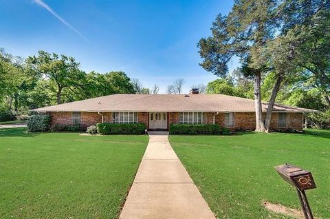 722 E Wheatland Road Duncanville TX 75116