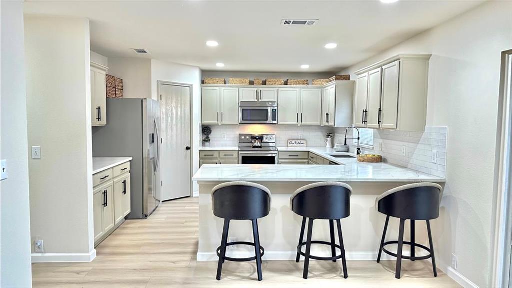 2212 Hamden Court