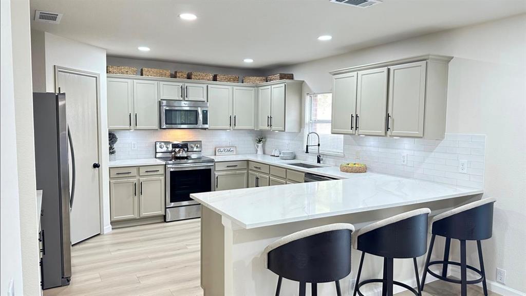 2212 Hamden Court
