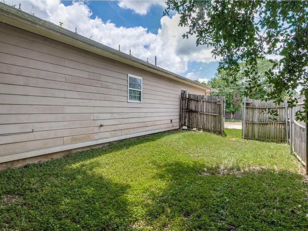 Lincoln Manor 03 - Residential