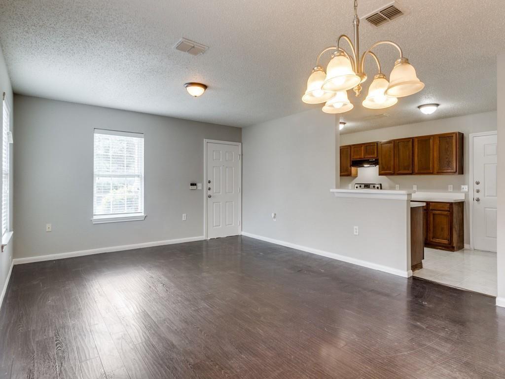 Lincoln Manor 03 - Residential