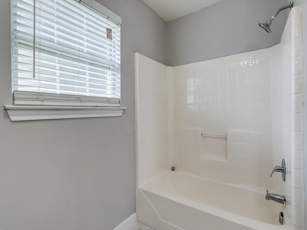 Lincoln Manor 03 - Residential