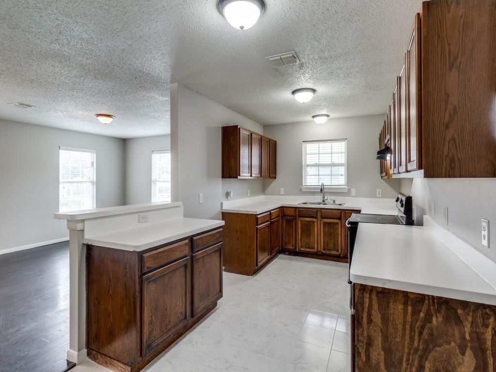 Lincoln Manor 03 - Residential