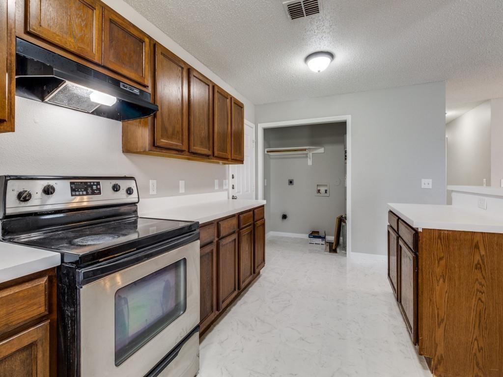 Lincoln Manor 03 - Residential