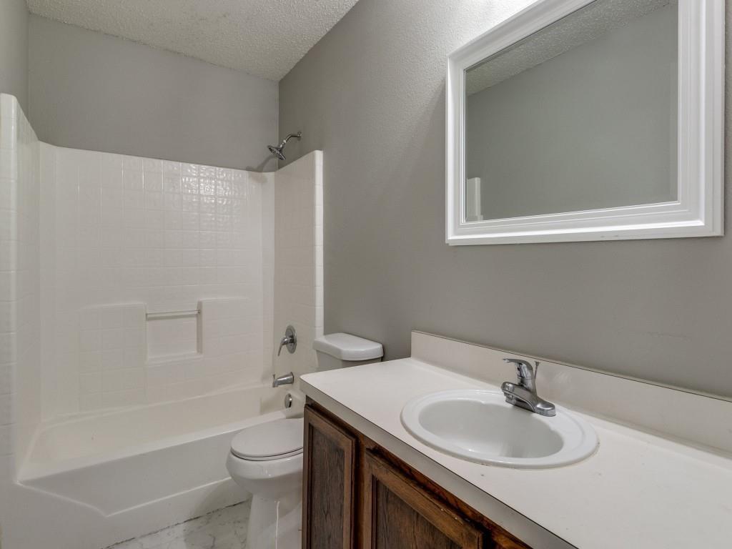 Lincoln Manor 03 - Residential