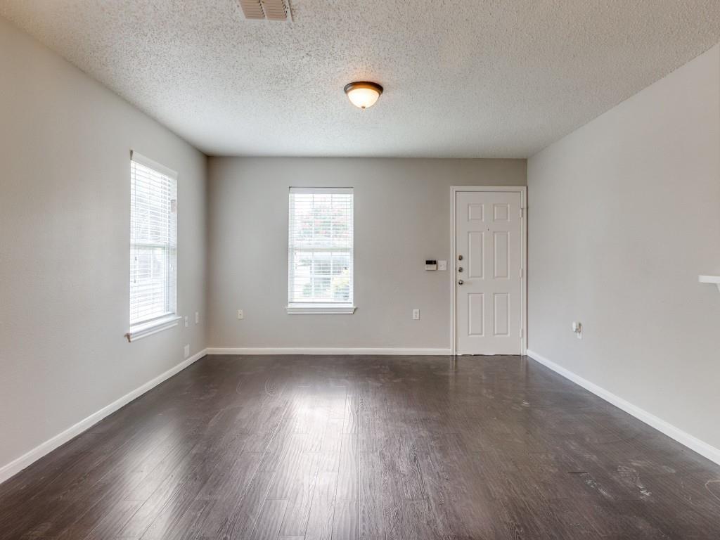 Lincoln Manor 03 - Residential