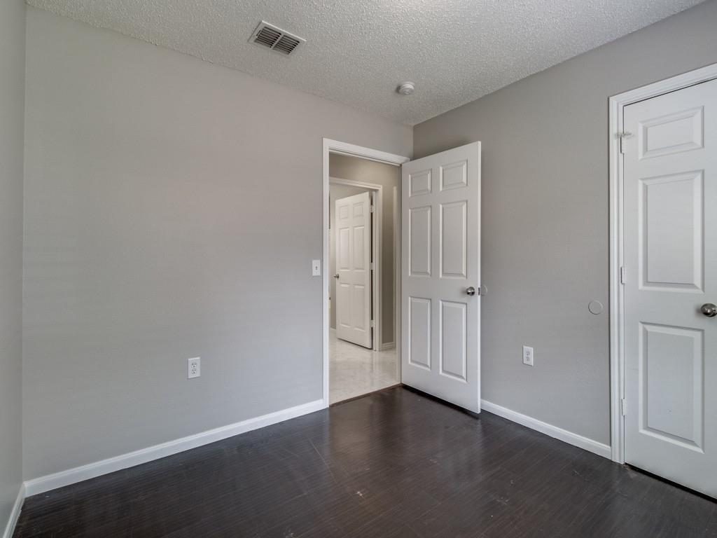 Lincoln Manor 03 - Residential